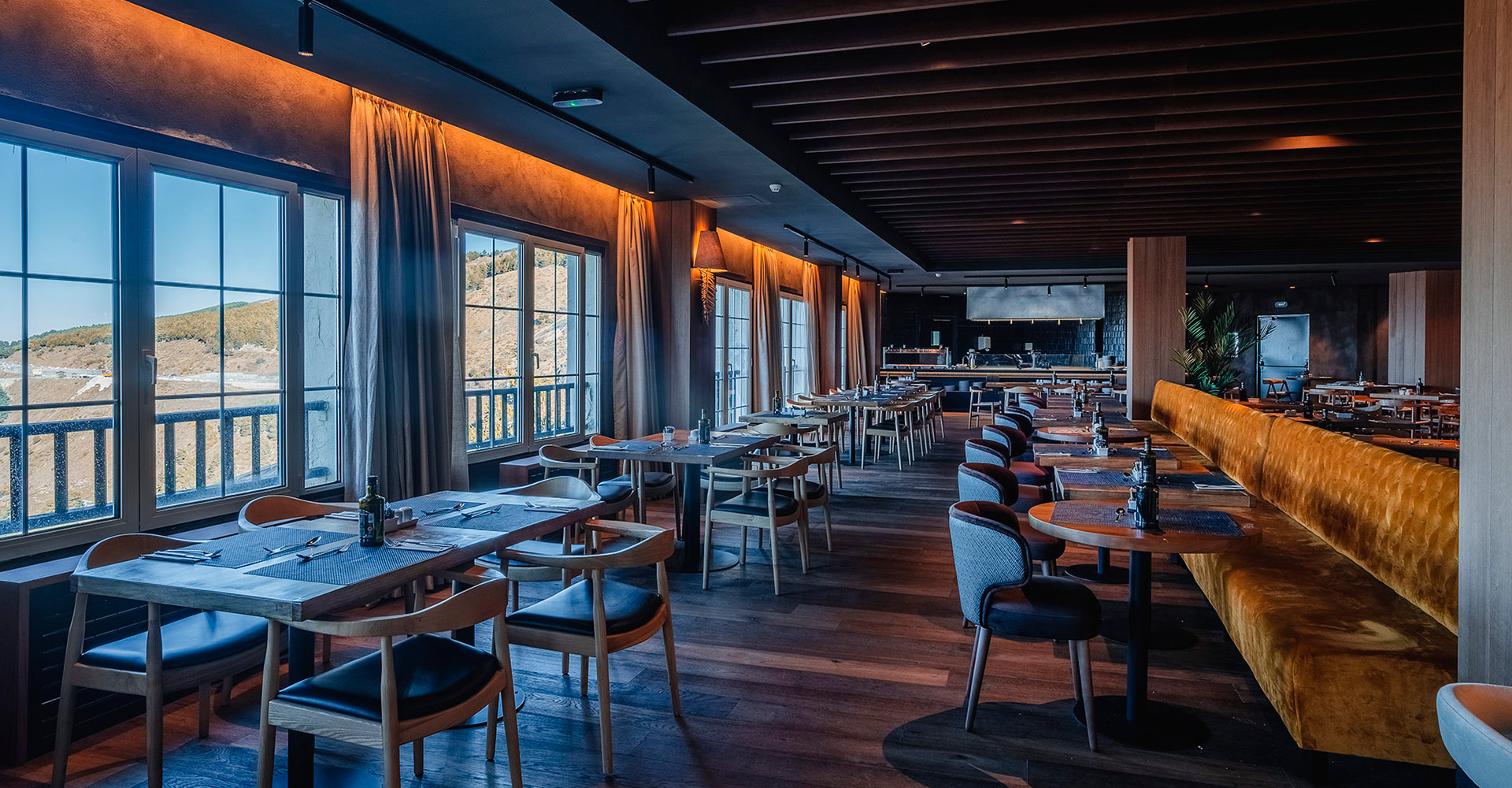 The Mountains Hotel ****